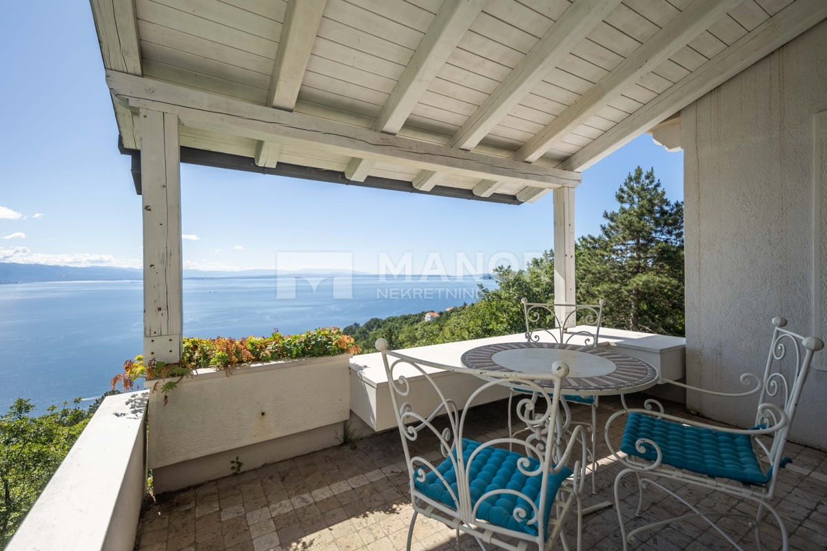 OPATIJA, VEPRINAC – Bella villa con piscina infinity e vista panoramica sul Quarnaro