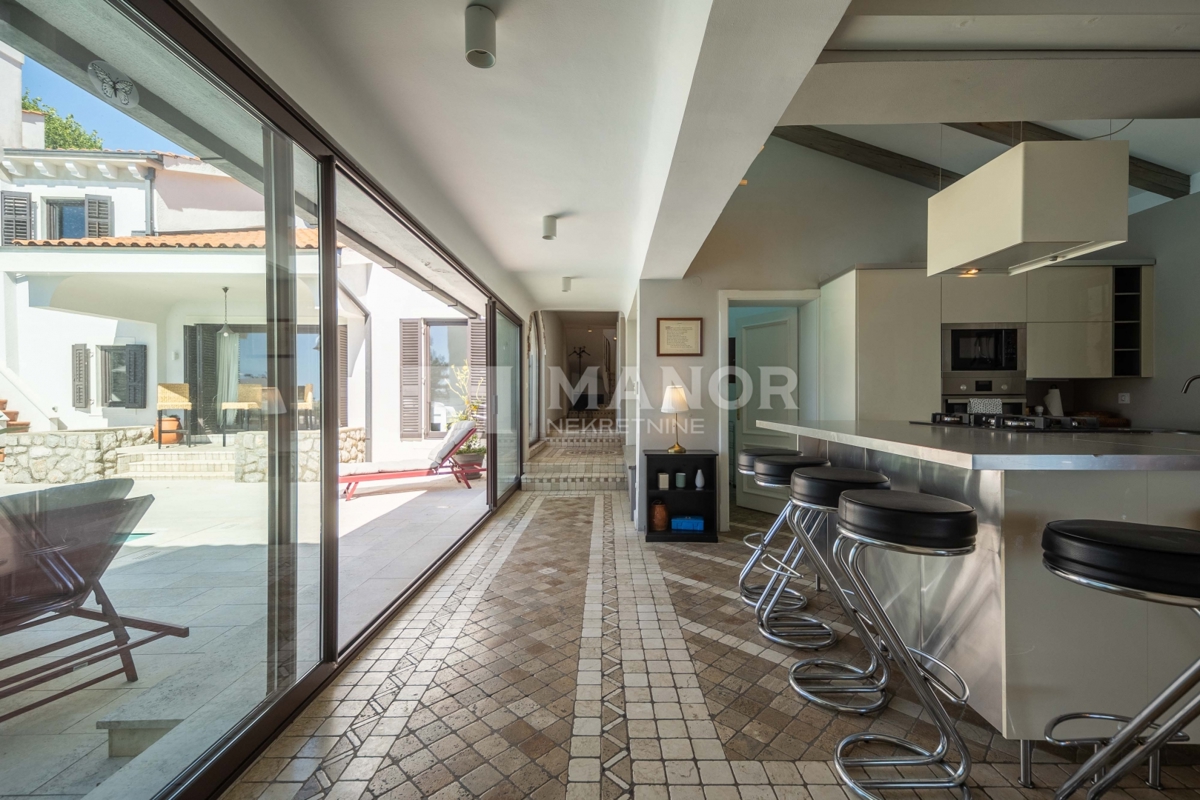 OPATIJA, VEPRINAC – Bella villa con piscina infinity e vista panoramica sul Quarnaro