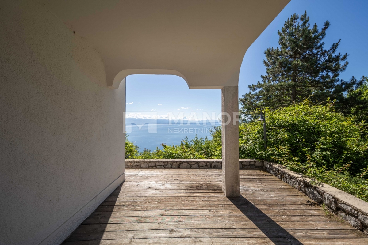 OPATIJA, VEPRINAC – Bella villa con piscina infinity e vista panoramica sul Quarnaro