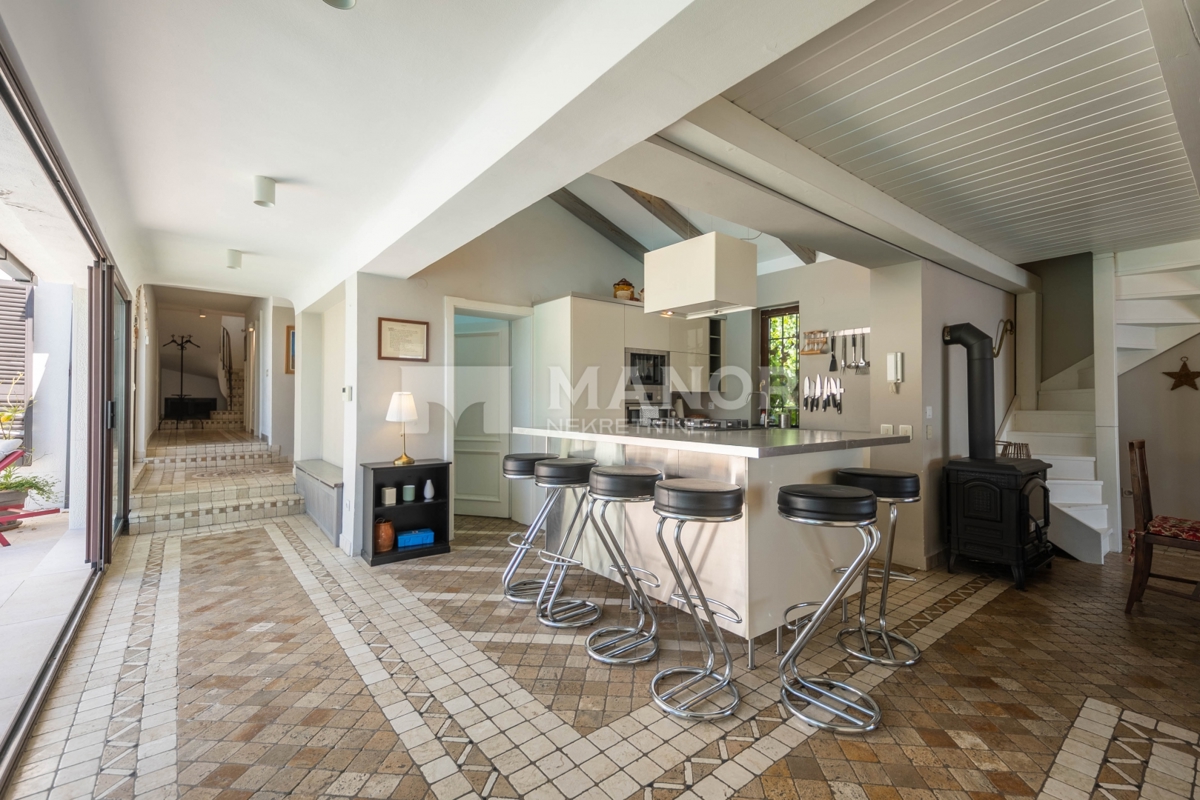 OPATIJA, VEPRINAC – Bella villa con piscina infinity e vista panoramica sul Quarnaro