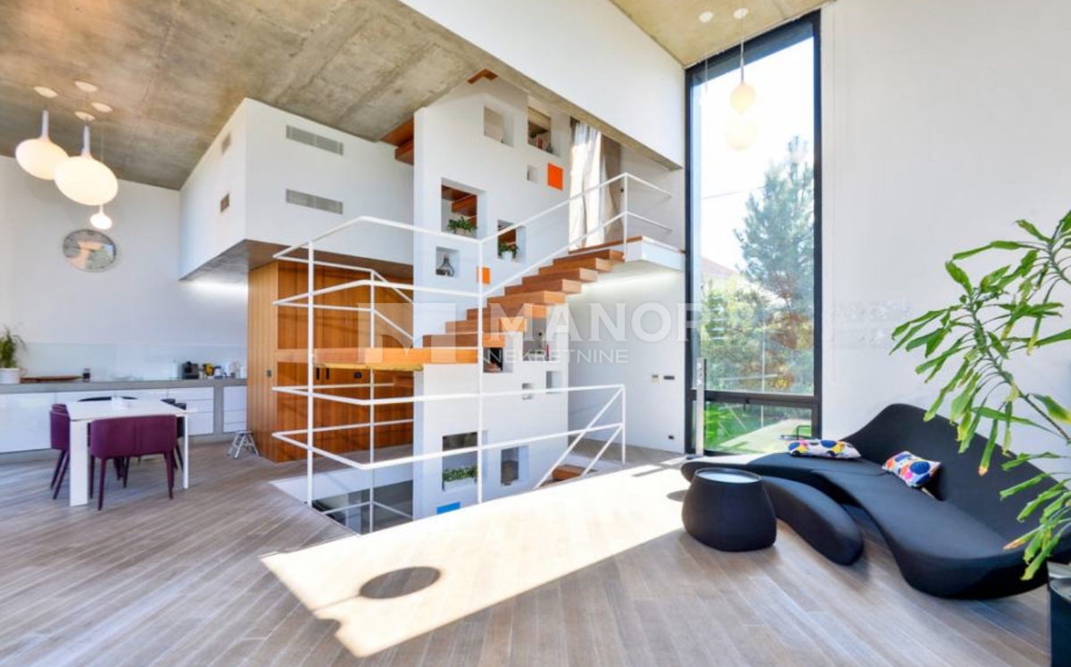 Casa Kloštar Ivanić, 273m2