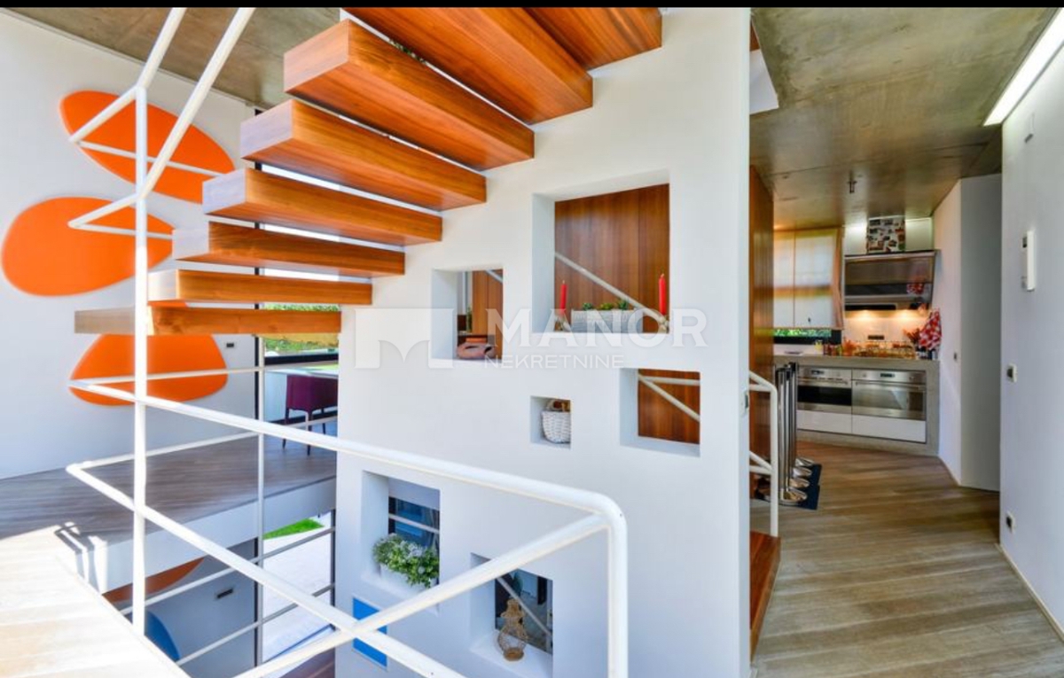 Casa Kloštar Ivanić, 273m2