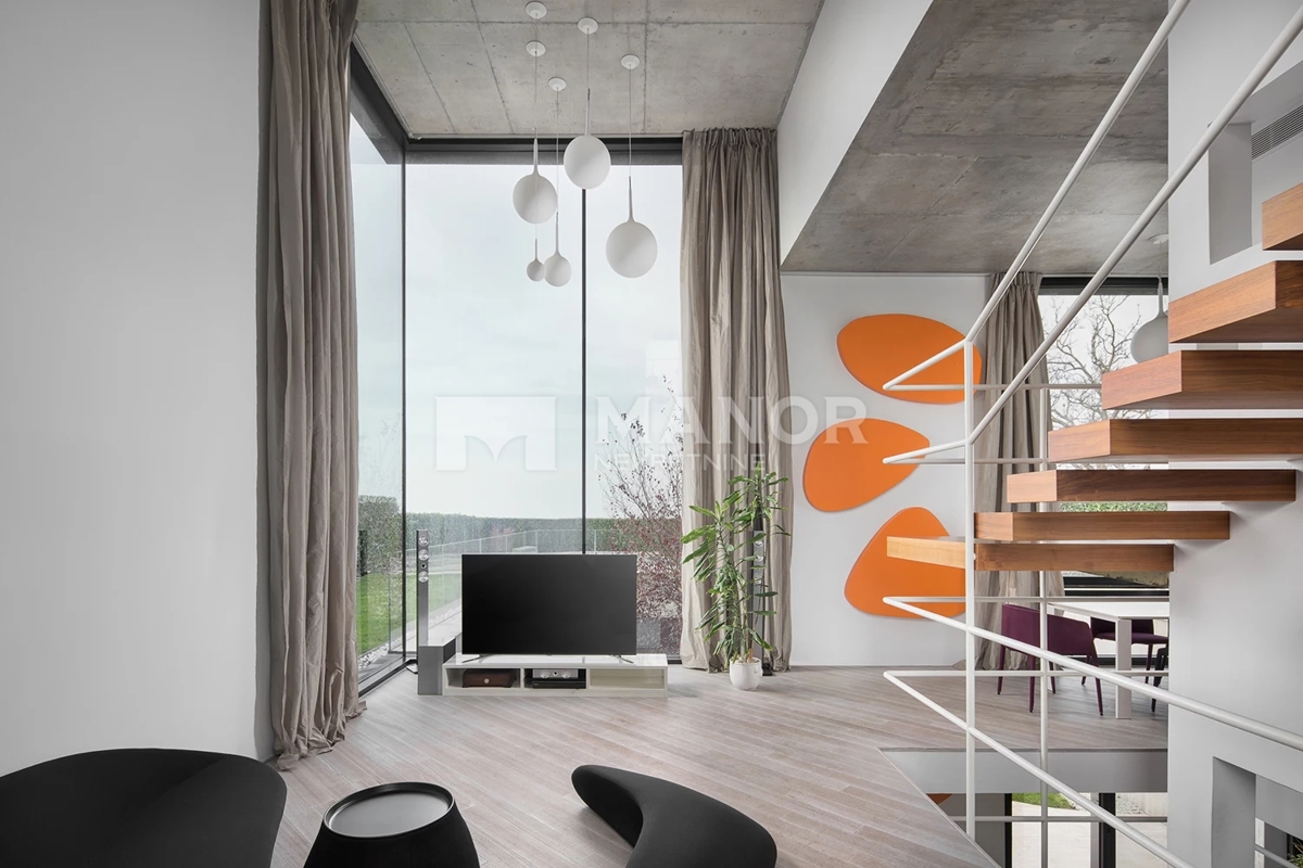 Casa Kloštar Ivanić, 273m2