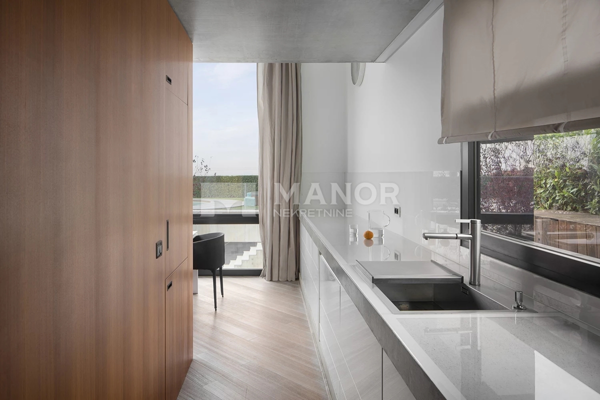 Casa Kloštar Ivanić, 273m2