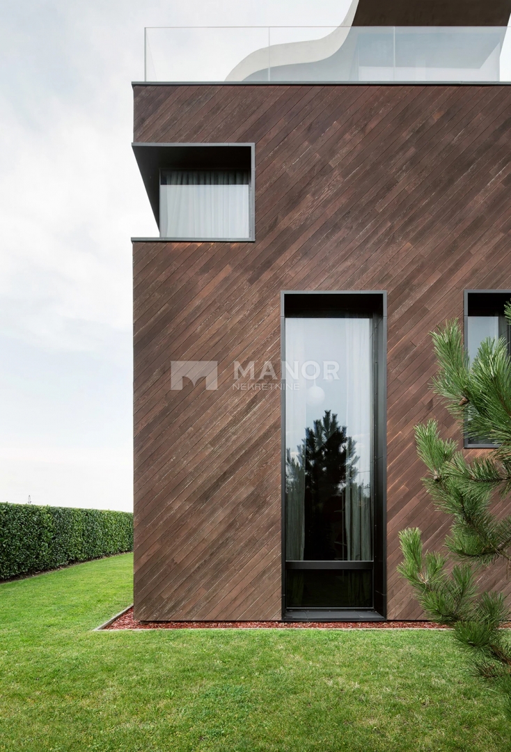 Casa Kloštar Ivanić, 273m2