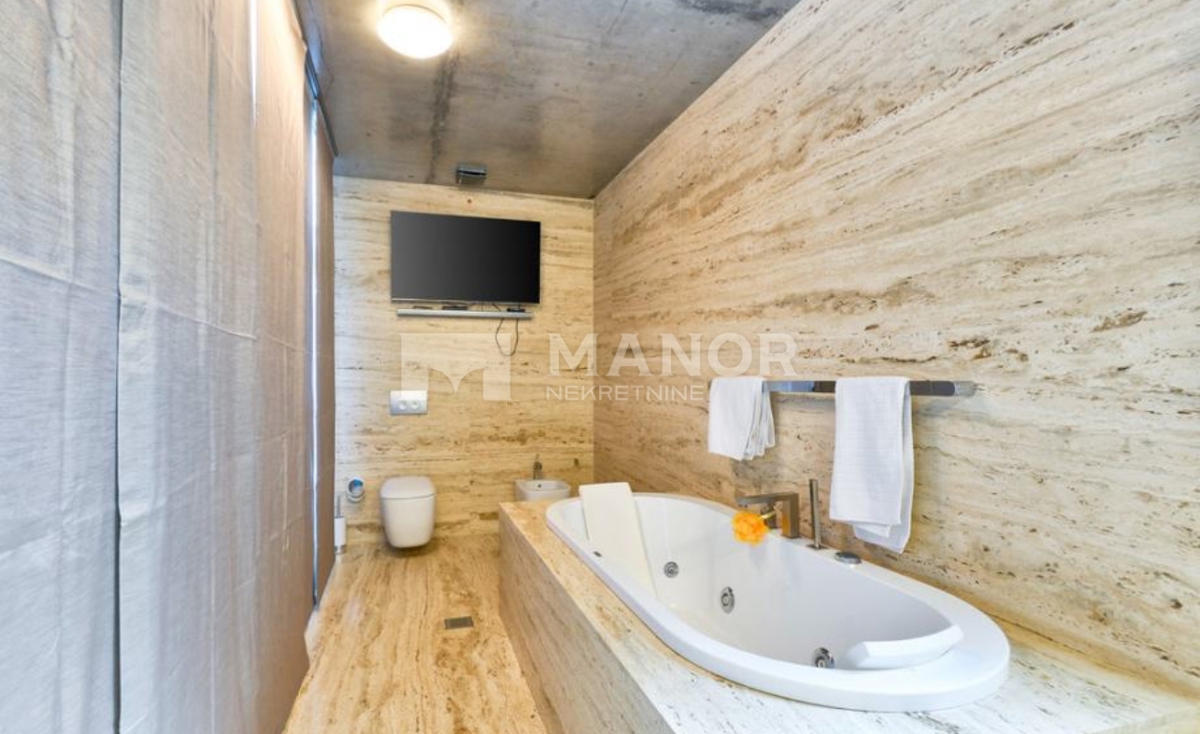 Casa Kloštar Ivanić, 273m2