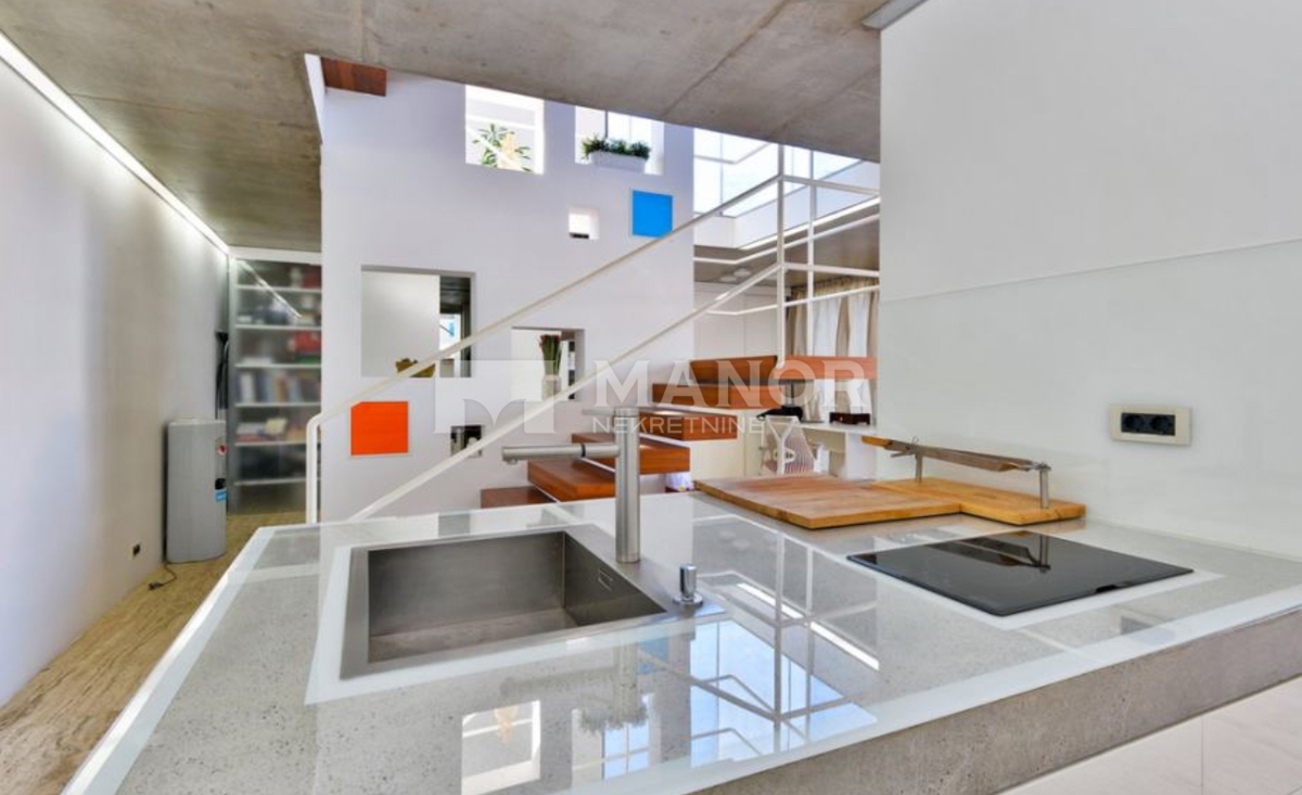 Casa Kloštar Ivanić, 273m2