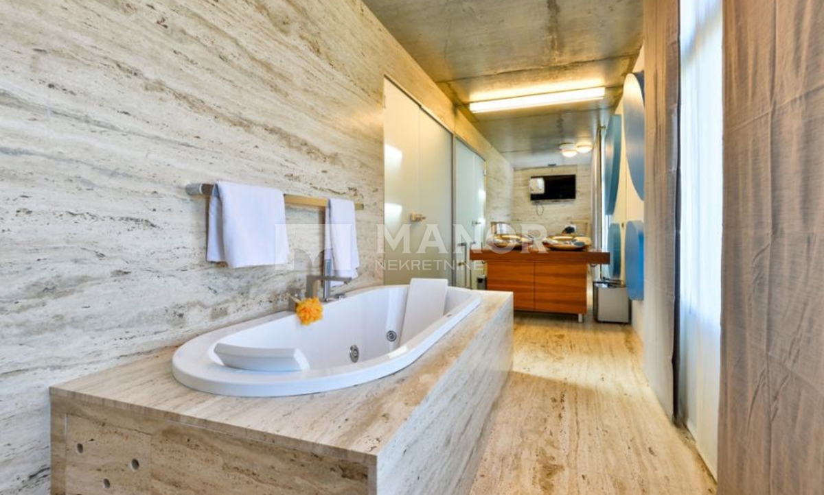 Casa Kloštar Ivanić, 273m2