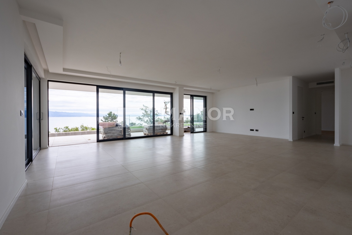 OPATIJA – Nuova costruzione, 3 camere da letto + soggiorno, piano terra, giardino, piscina, garage