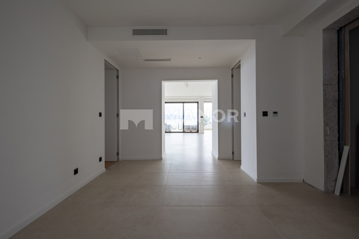 OPATIJA – Nuova costruzione, 3 camere da letto + soggiorno, piano terra, giardino, piscina, garage