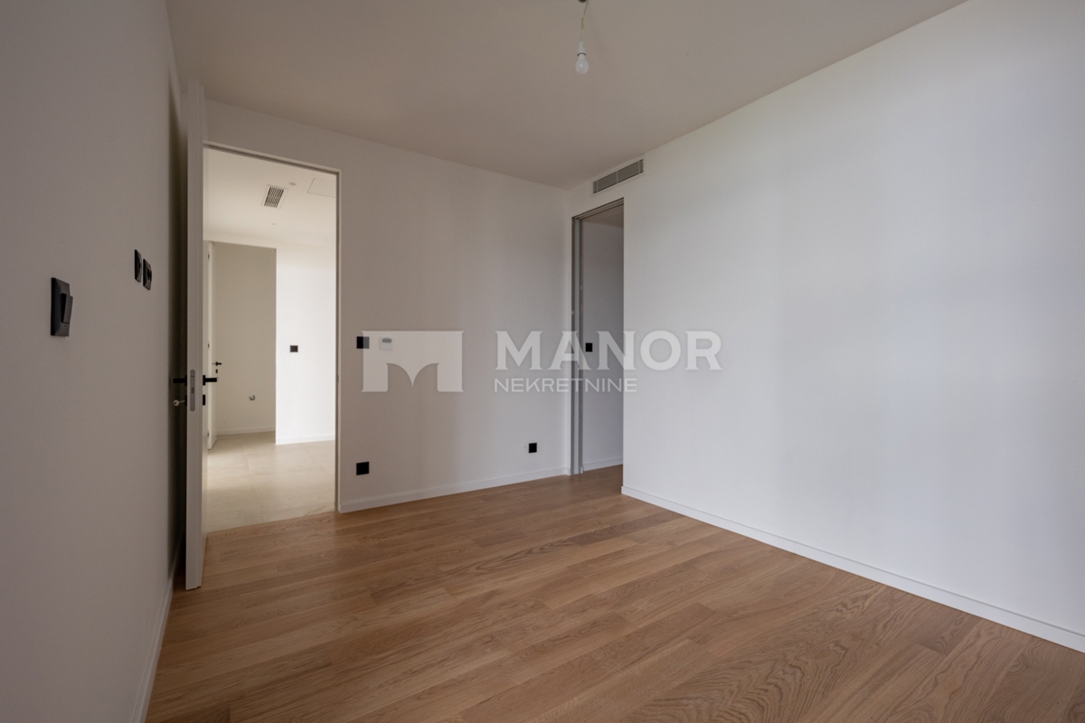 OPATIJA – Nuova costruzione, 3 camere da letto + soggiorno, piano terra, giardino, piscina, garage