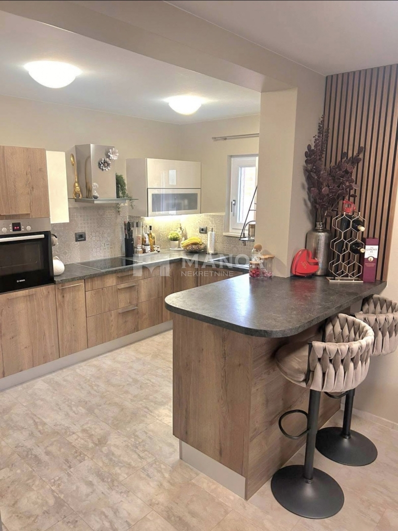 Appartamento Mladenići, Viškovo, 82m2
