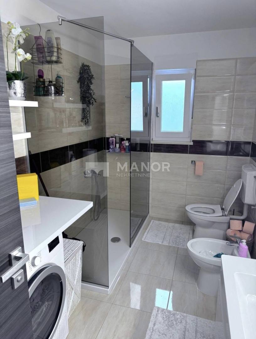 Appartamento Mladenići, Viškovo, 82m2