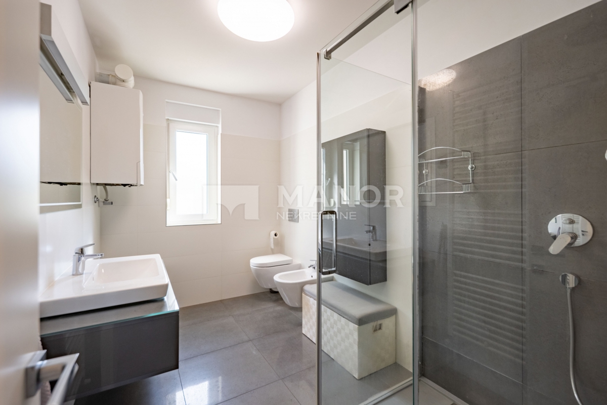 FIUME, MARČELJEVA DRAGA – Bellissimo appartamento con 3 camere da letto, soggiorno, parcheggio e vista, 97 m²