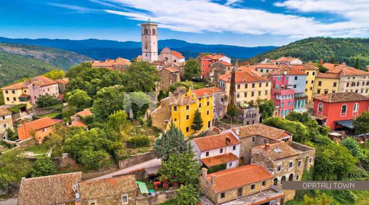 Terreno edificabile Oprtalj, 900m2