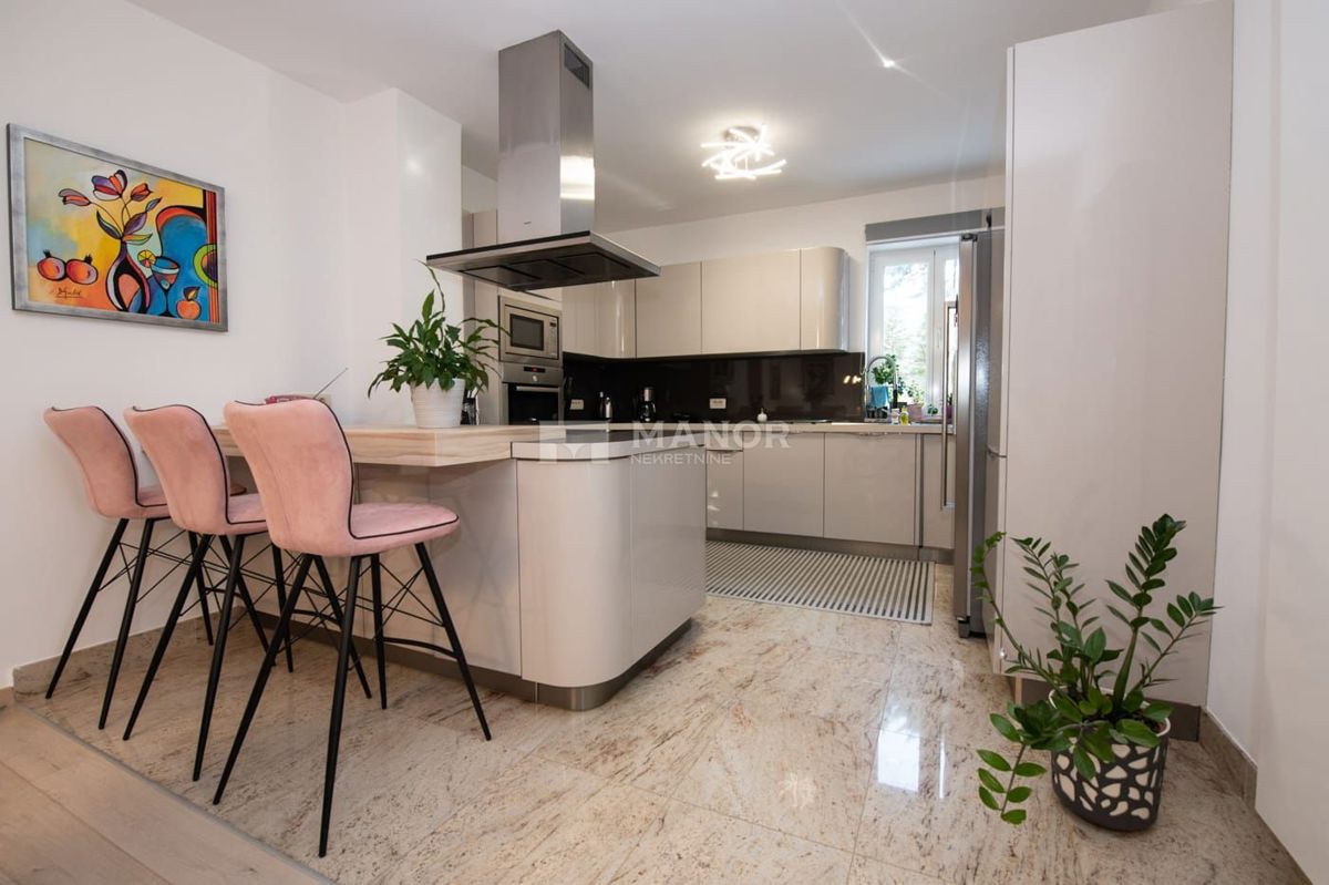 Casa Matulji, 403m2