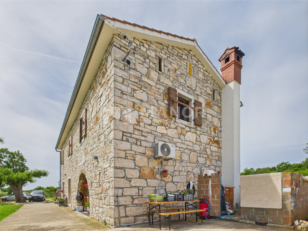 ISTRIA, CANFANARO – Autentica tenuta istriana con ampio terreno – un connubio di tradizione e potenziale