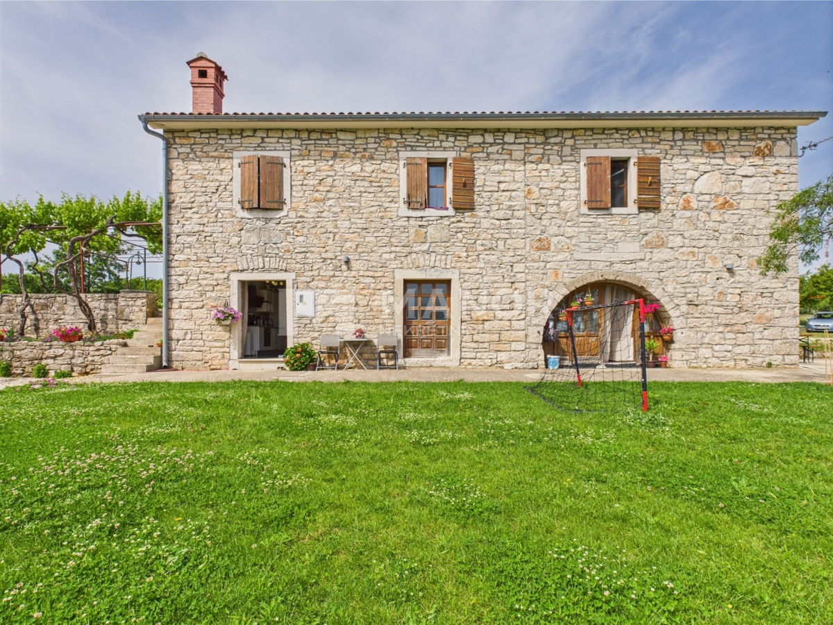 ISTRIA, CANFANARO – Autentica tenuta istriana con ampio terreno – un connubio di tradizione e potenziale