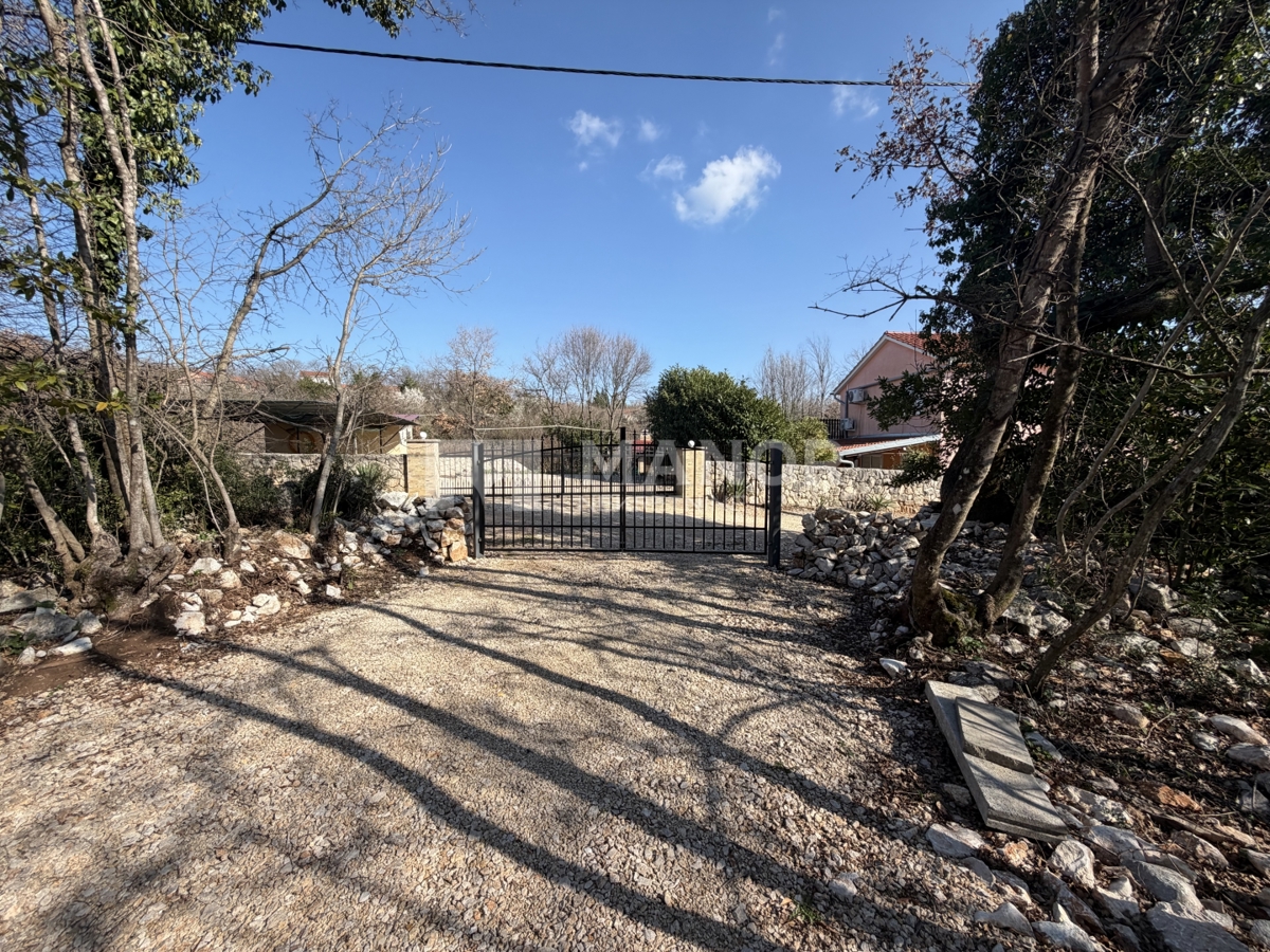 Kras, Dobrinj, 770m2