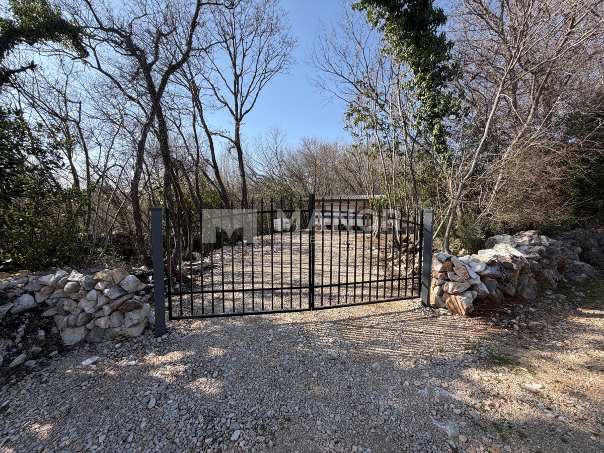 Kras, Dobrinj, 770m2