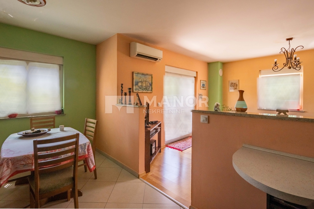 Appartamento Zamet, Rijeka, 77m2