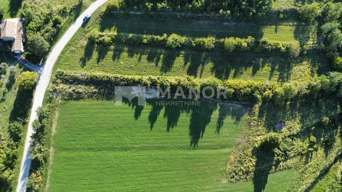 Terreno edificabile Oprtalj, 900m2