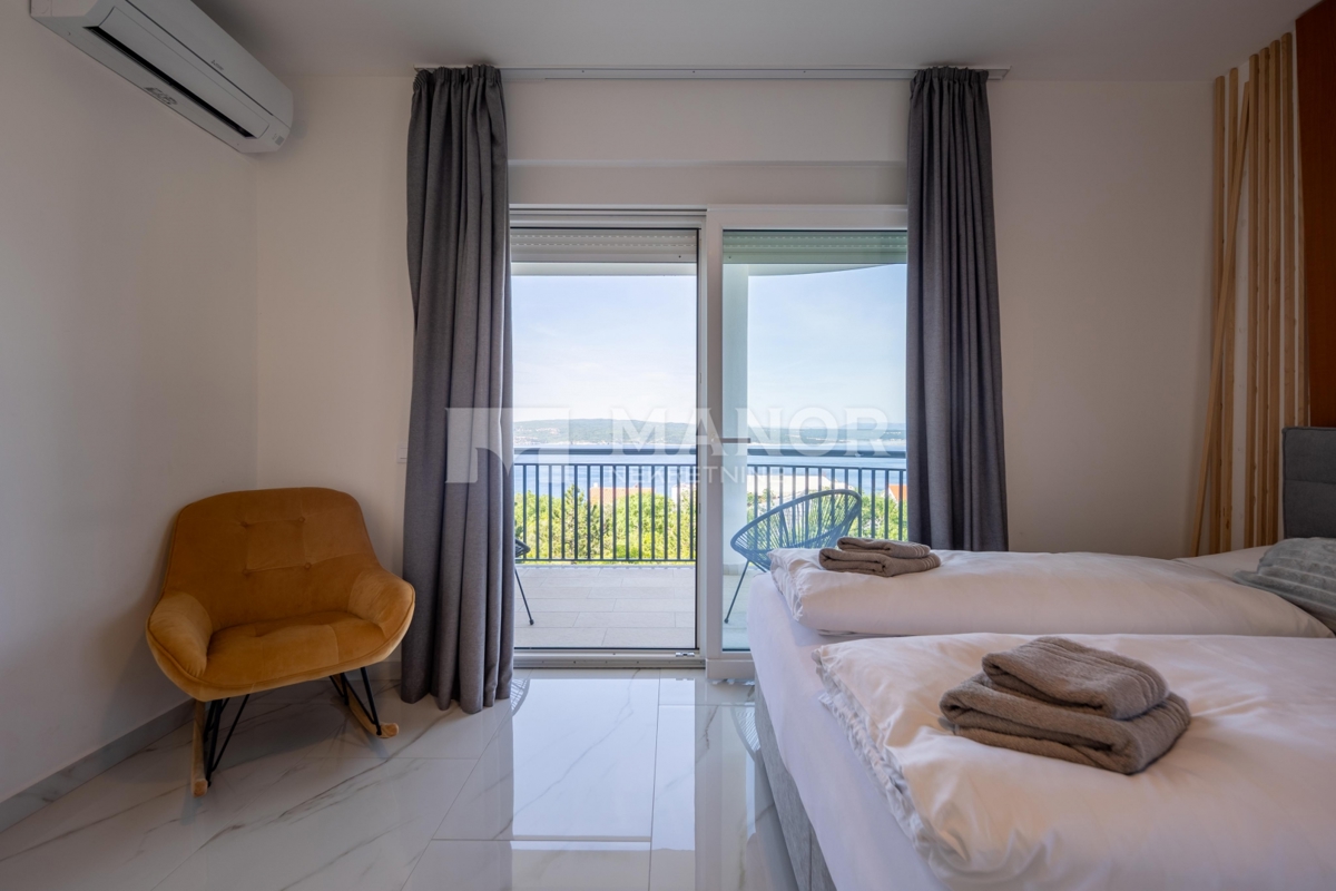 CRIKVENICA – Splendida villa di lusso arredata con piscina, zona spa e vista, a 600 m dal mare