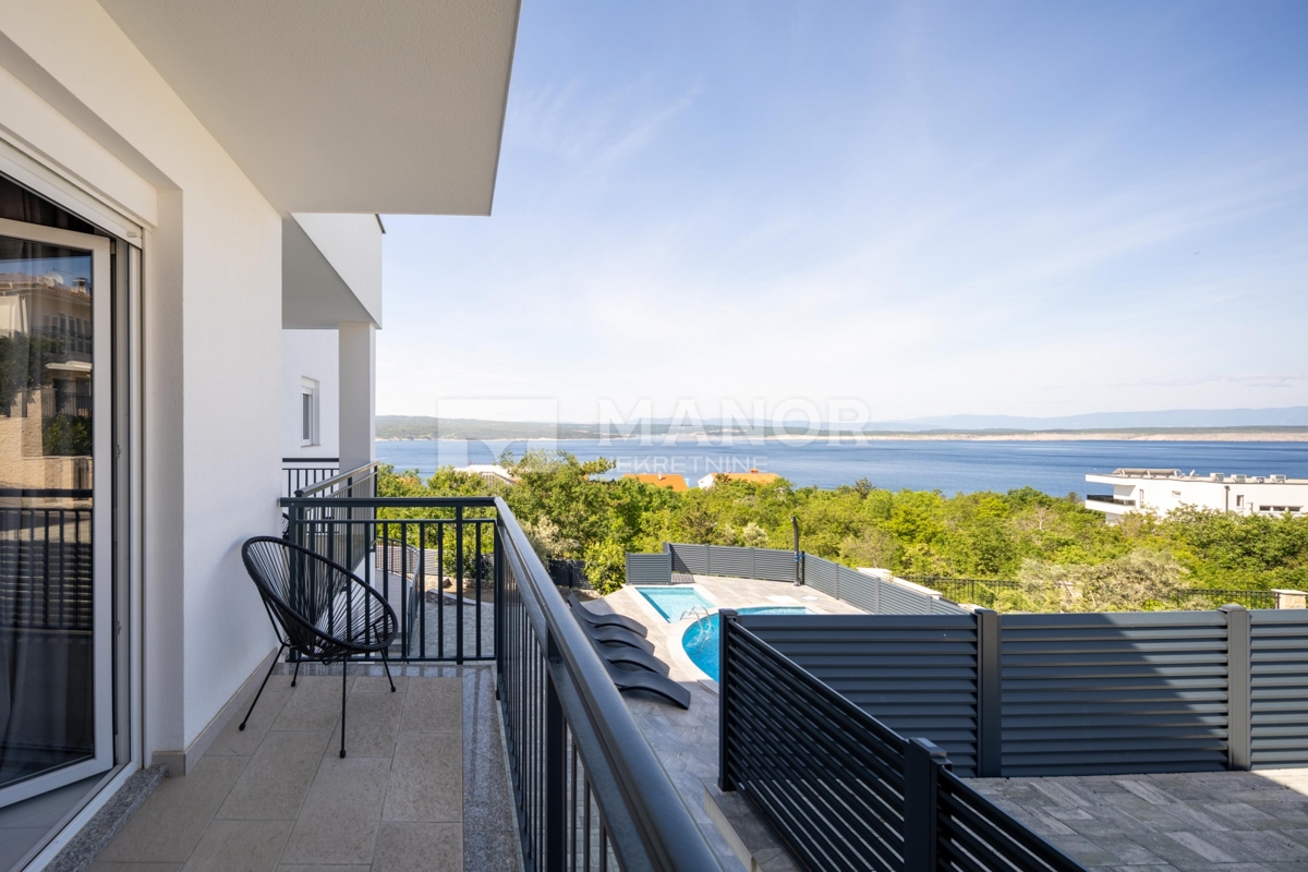 CRIKVENICA – Splendida villa di lusso arredata con piscina, zona spa e vista, a 600 m dal mare