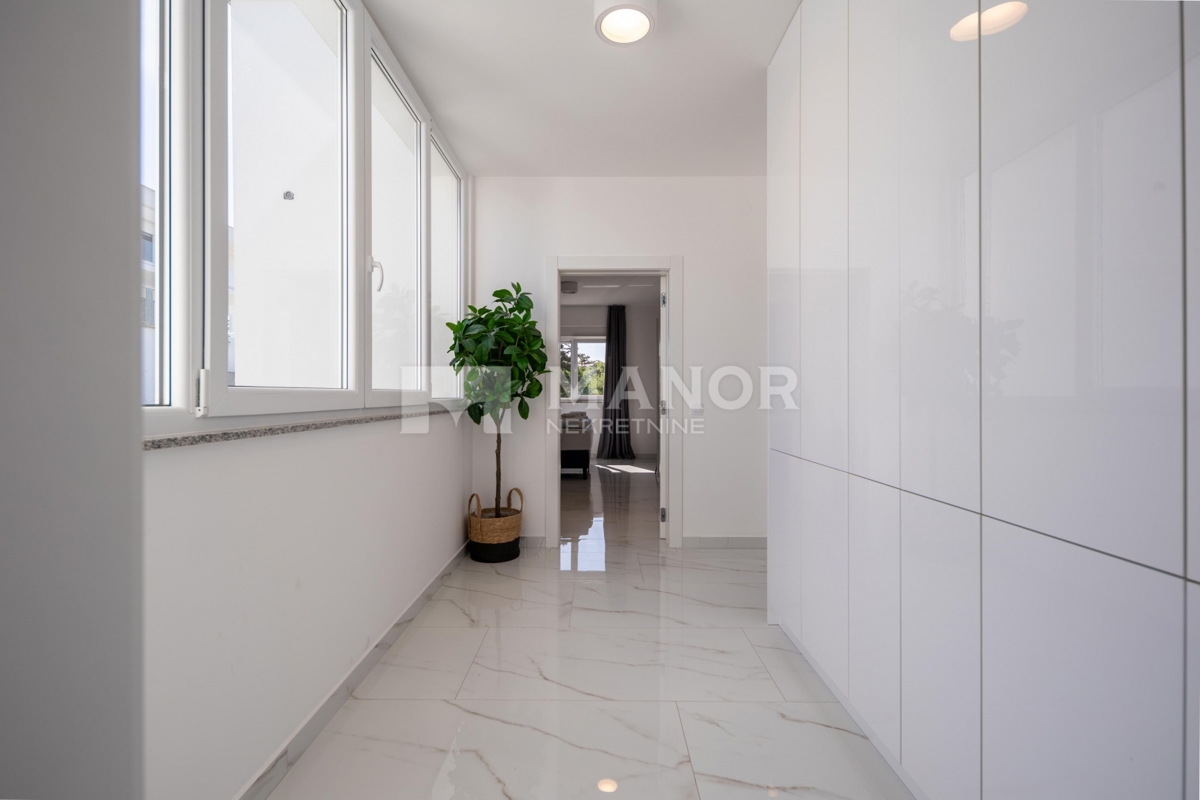 CRIKVENICA – Splendida villa di lusso arredata con piscina, zona spa e vista, a 600 m dal mare