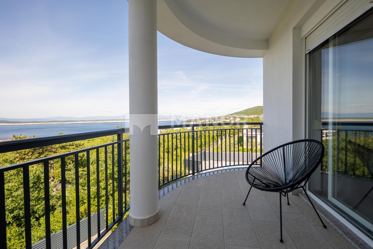 CRIKVENICA – Splendida villa di lusso arredata con piscina, zona spa e vista, a 600 m dal mare