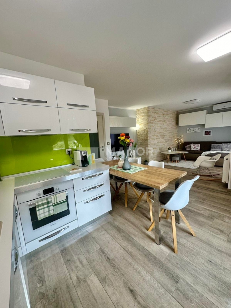 Appartamento Zamet, Rijeka, 65m2