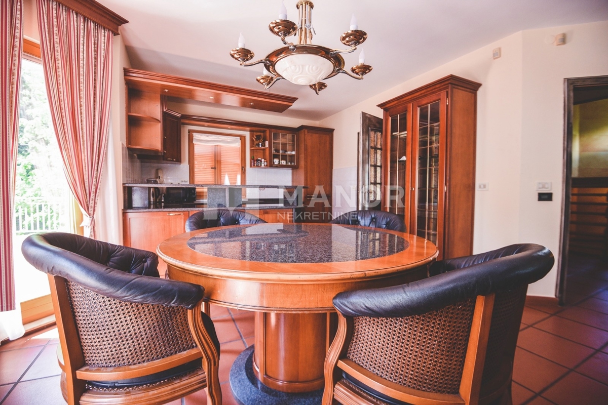 Casa Trsat, Rijeka, 300m2