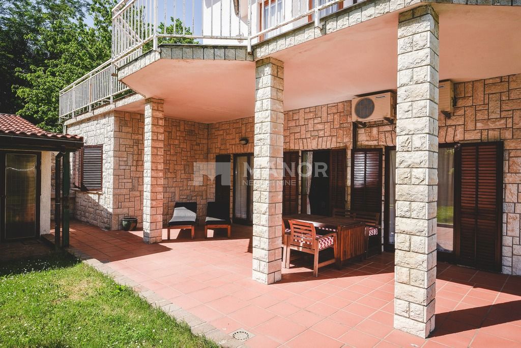 Casa Gornja Vežica, Rijeka, 300m2