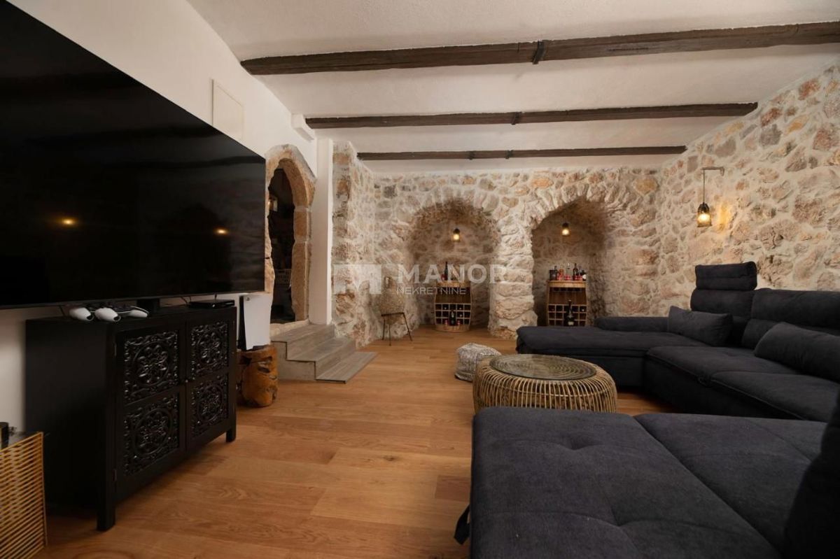 Casa Vrbnik, 254m2