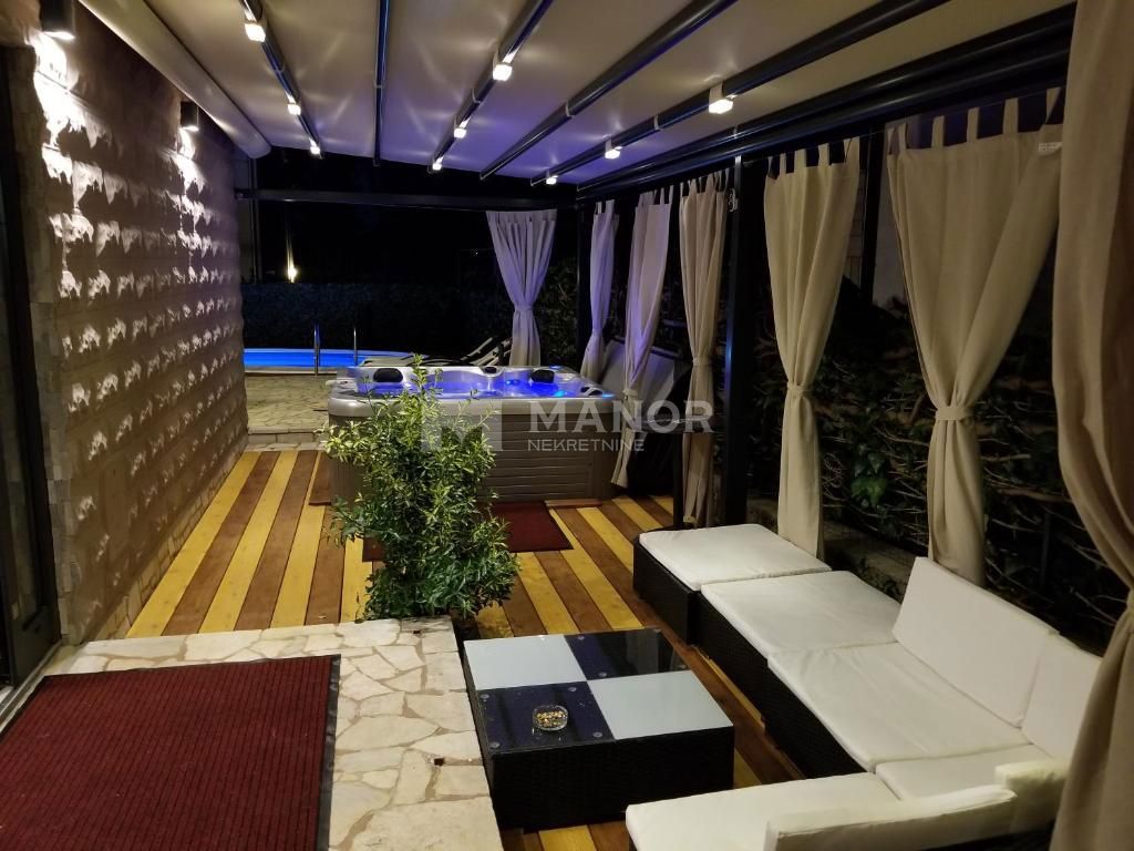 Casa Malinska, Malinska-Dubašnica, 160m2
