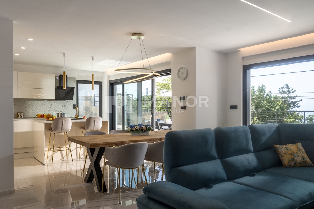 Casa Kostrena, 245m2