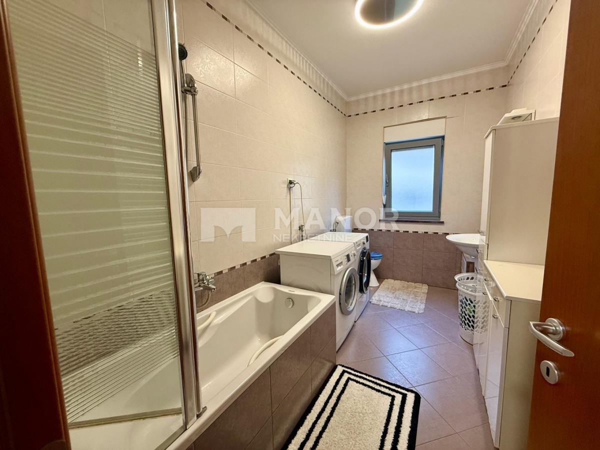 Appartamento Zamet, Rijeka, 68m2