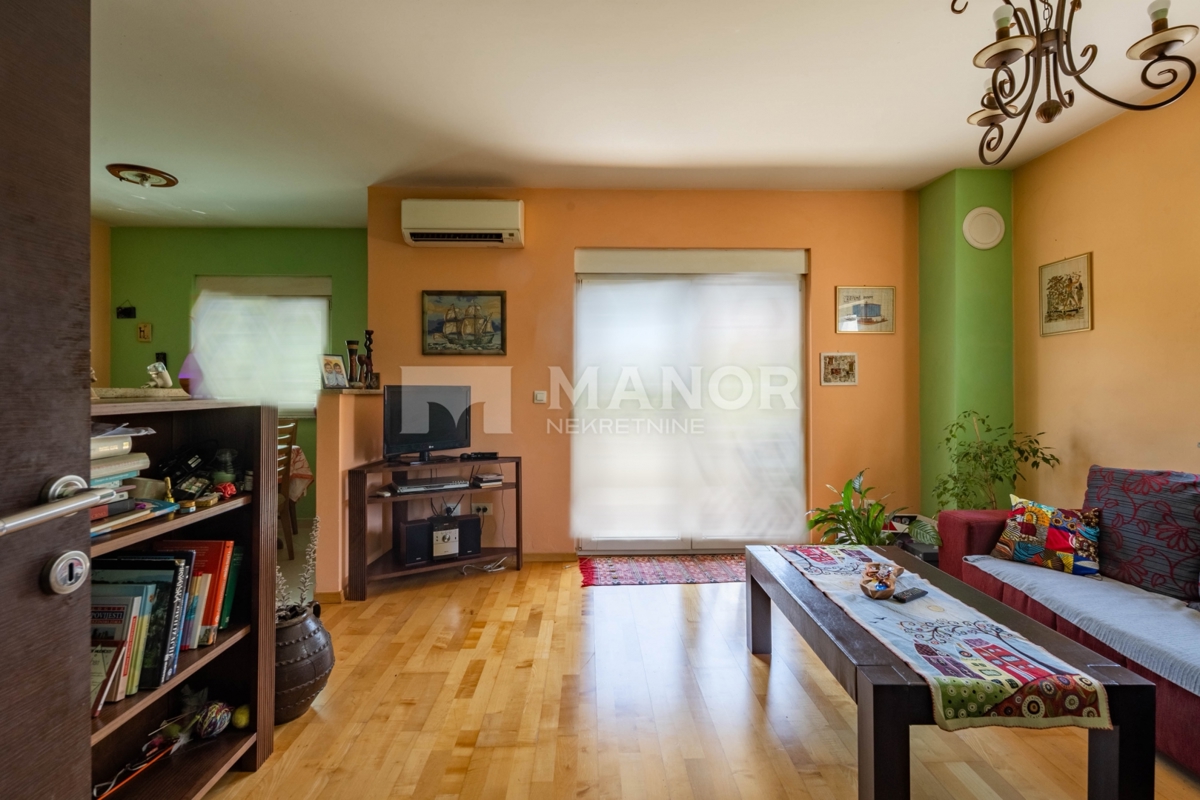 Appartamento Zamet, Rijeka, 77m2