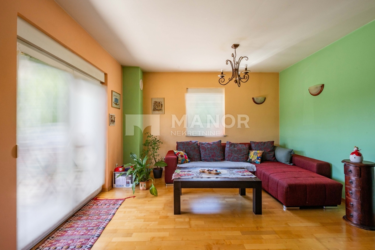 Appartamento Zamet, Rijeka, 77m2