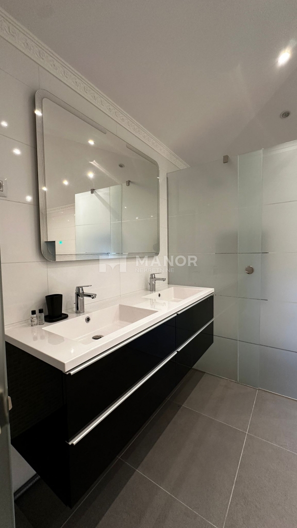 Appartamento Opatija - Centar, Opatija, 180m2