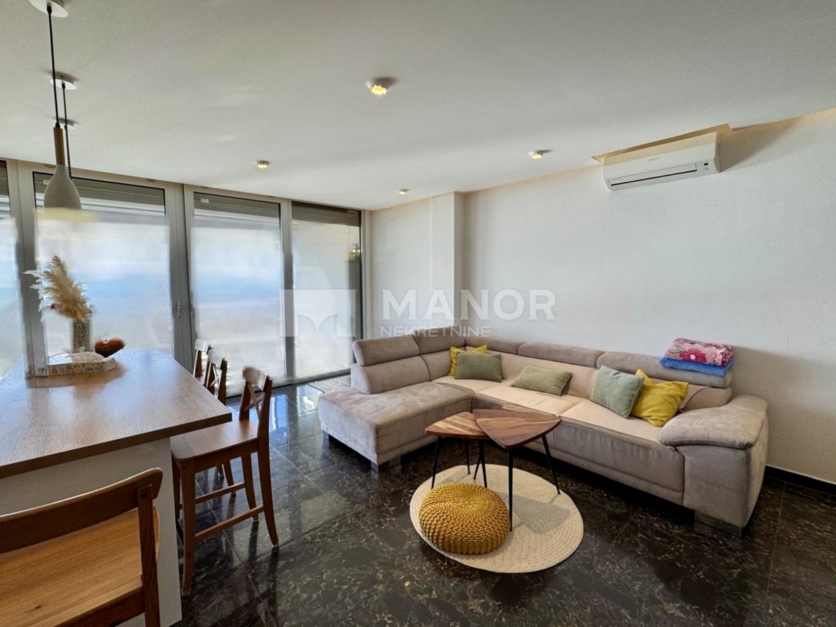 Appartamento Kostrena Sveta Lucija, Kostrena, 100m2