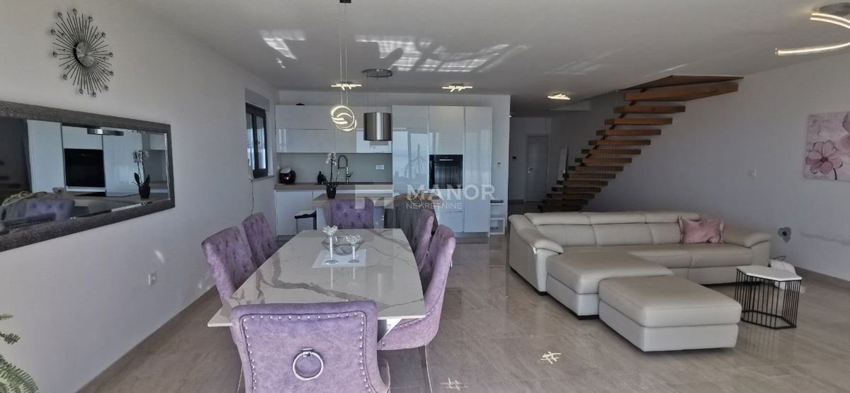 Appartamento Pobri, Opatija - Okolica, 250m2