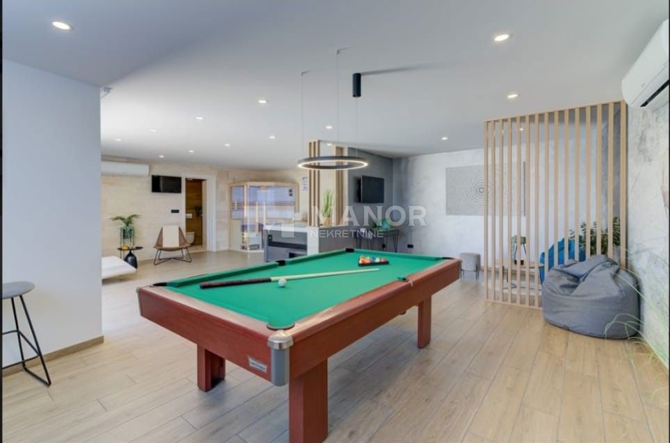 Casa Novi Vinodolski, 300m2