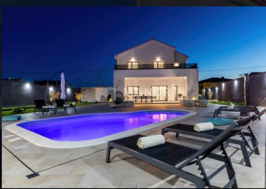 Casa Novi Vinodolski, 300m2