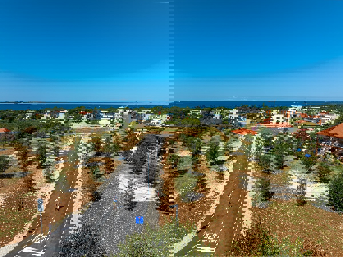 Terreno edificabile Peroj – lotto n. 5