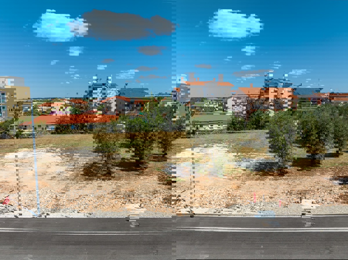 Terreno edificabile Peroj – lotto n. 5