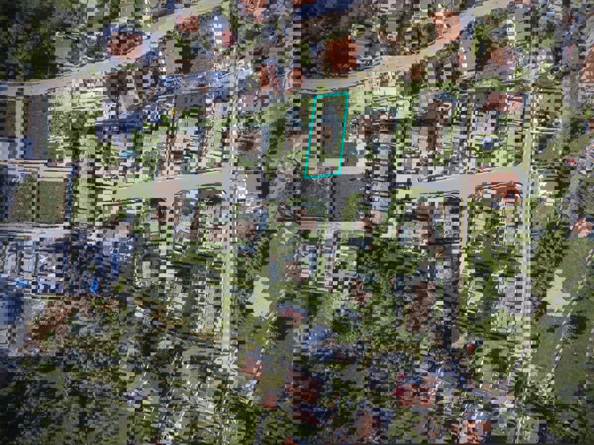 Terreno edificabile Peroj – lotto n. 5