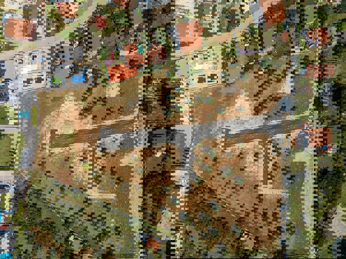 Terreno edificabile Peroj – lotto n. 5