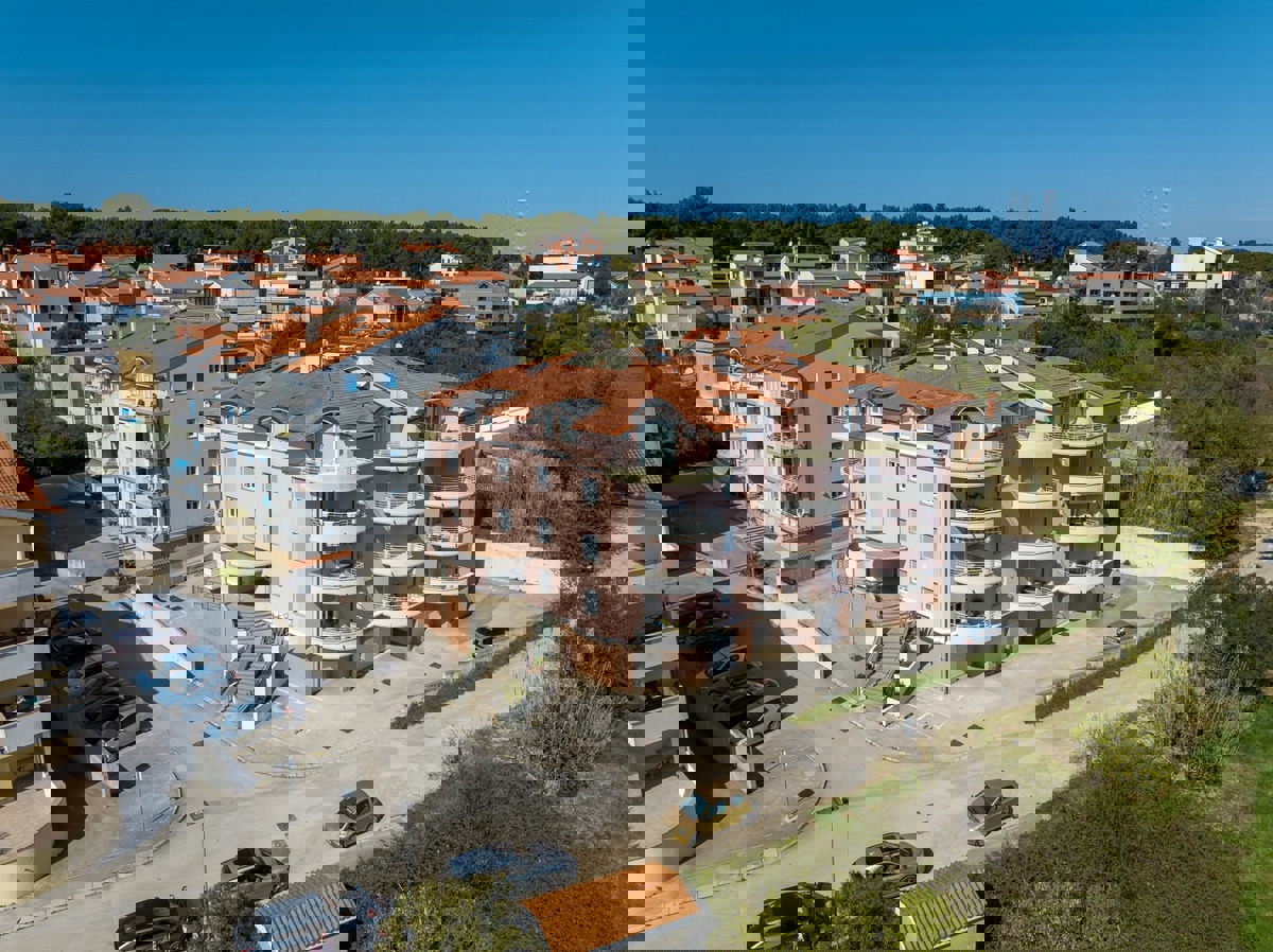 Lungomare a portata di mano — bilocale con garage e ascensore, Valsaline