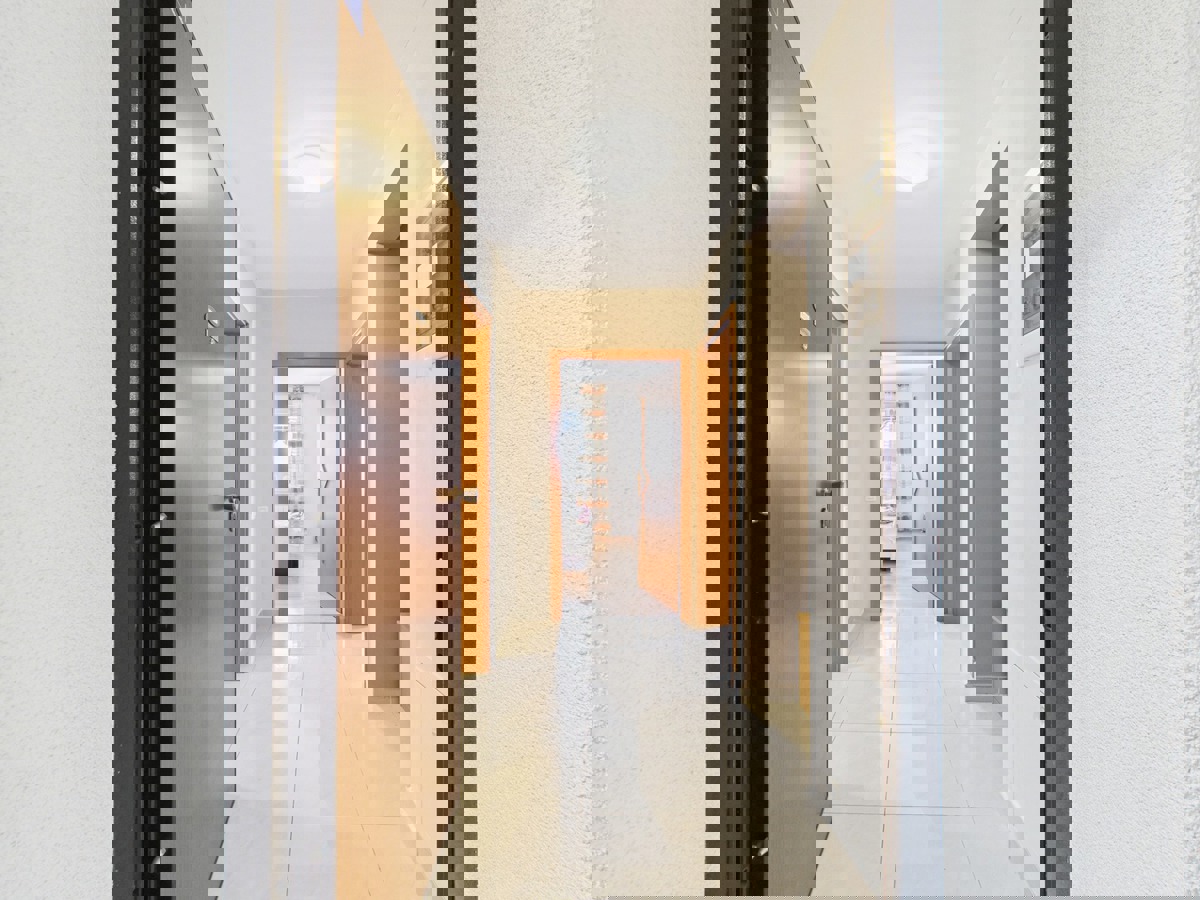 Lungomare a portata di mano — bilocale con garage e ascensore, Valsaline